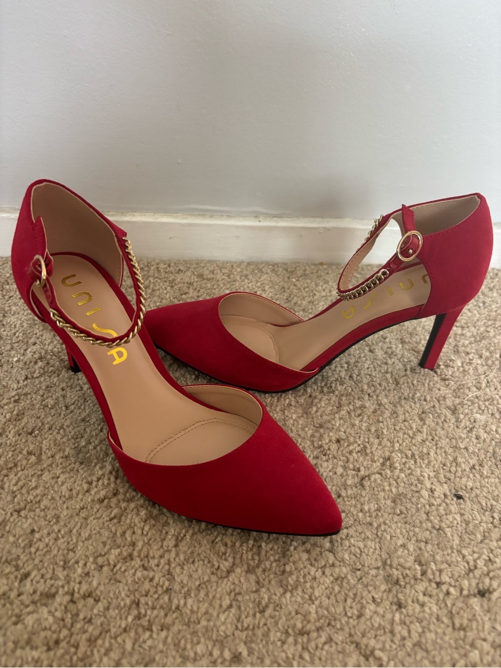Unisa Red Suede Pointed Toe Ankle Strap Heels with Gold Chain size 7.5